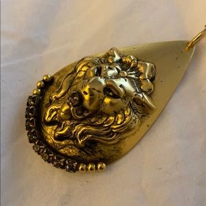 Dylanlex Gilded Holden charm